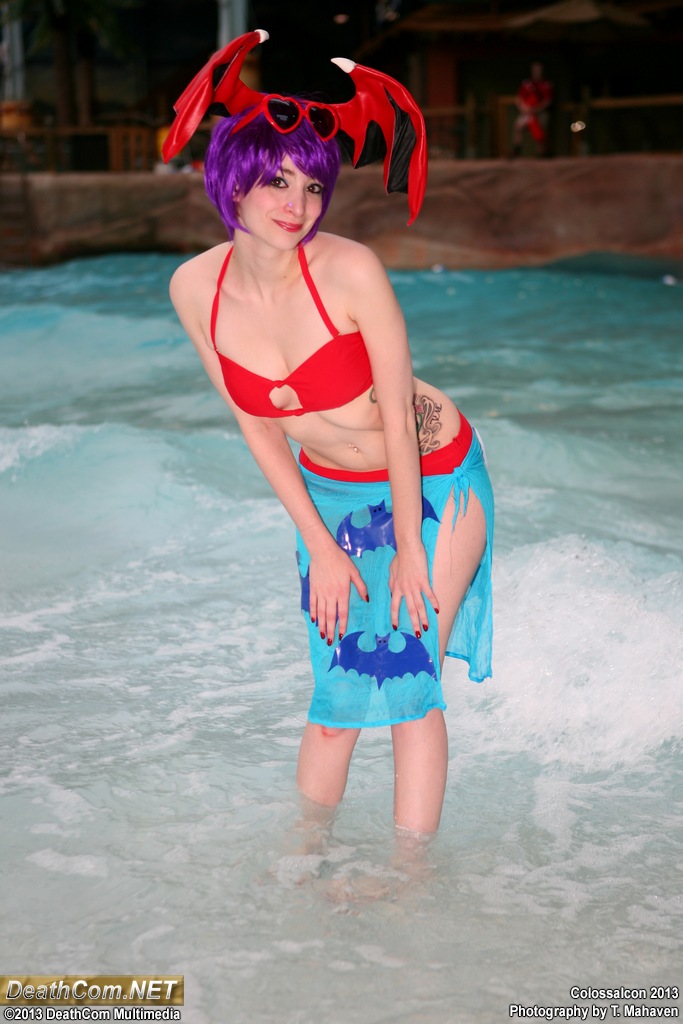 Colossalcon_2013_-_CFJT_-_Swimsuit_Cosplay_001.JPG